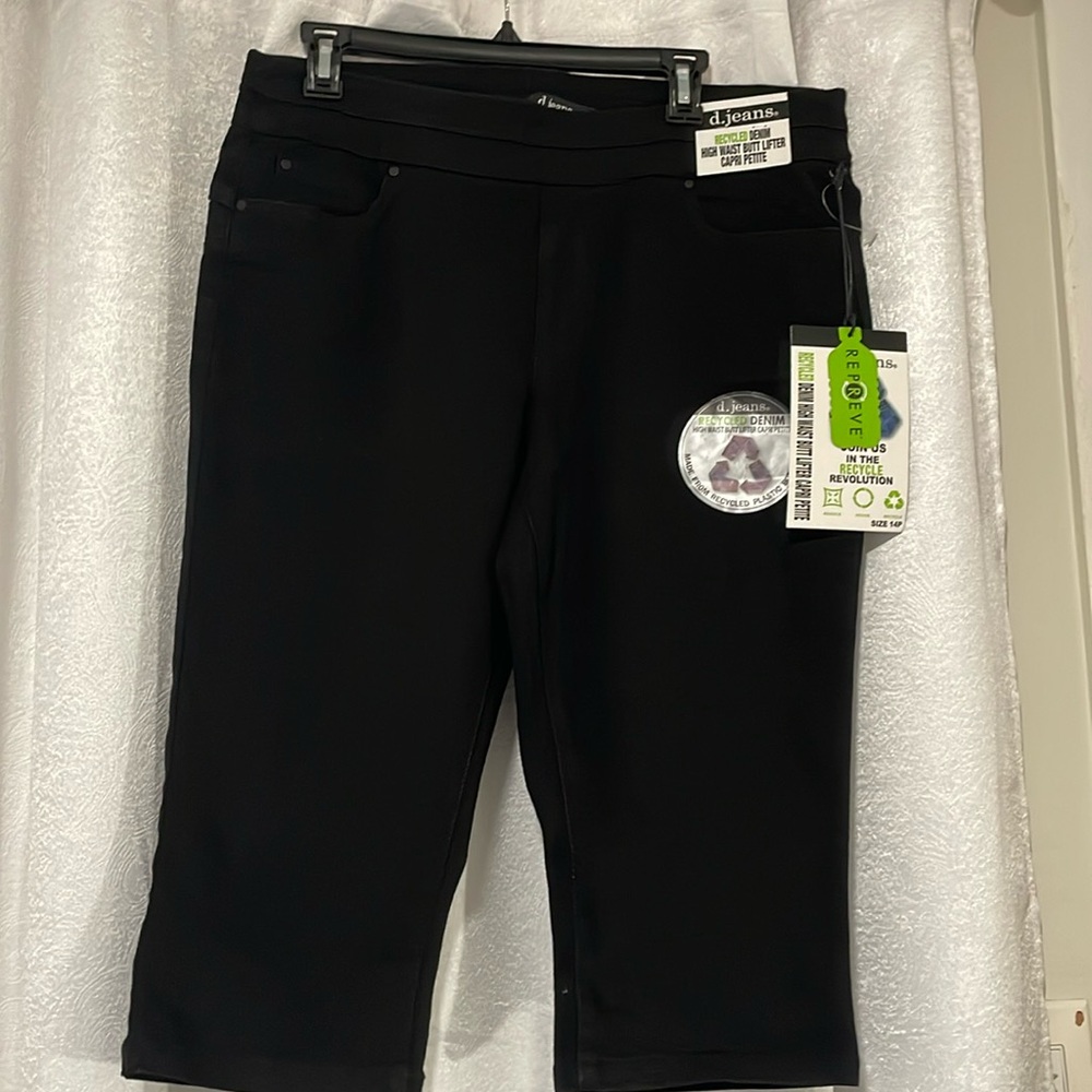 Black Capris